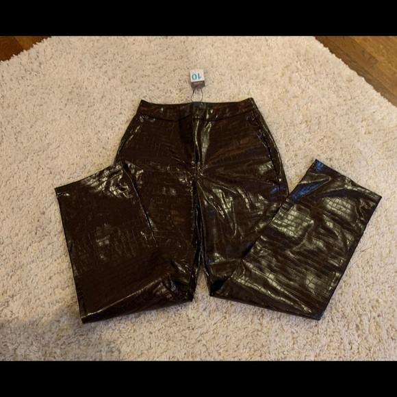 NWT brown wide leg pants! Brand new Sz 6. Not sure material but shiny - Picture 5 of 11